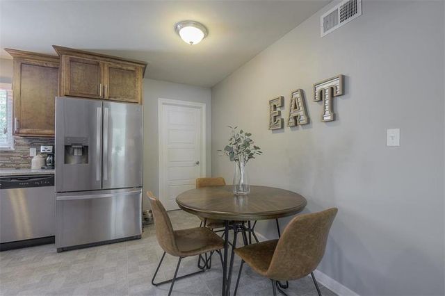 7415 Maple Lane, Overland Park, KS 66204