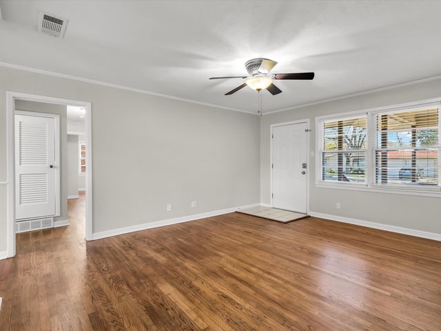 3404 Cromart Avenue, Fort Worth, TX 76133