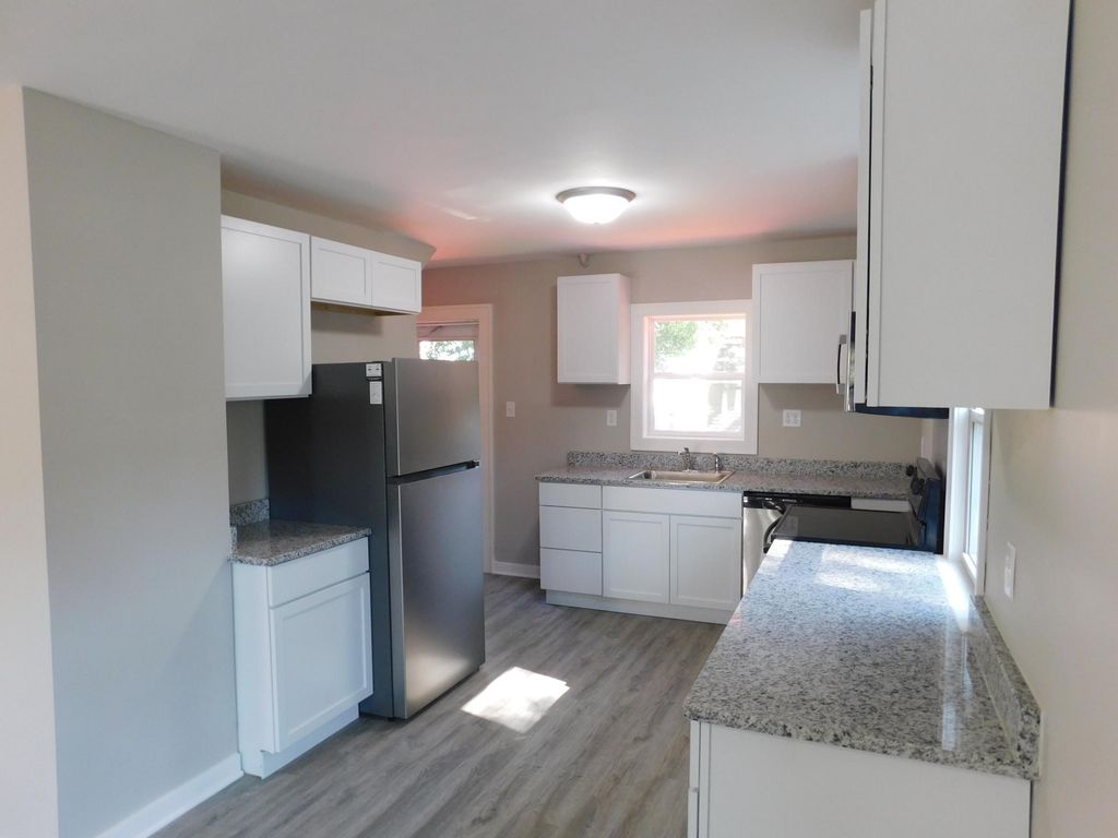 1885 Hawthorne Avenue E, Saint Paul, MN 55119 — photo 4