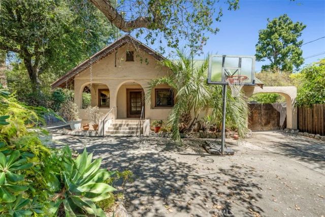 611 E Grandview, Sierra Madre, CA 91024