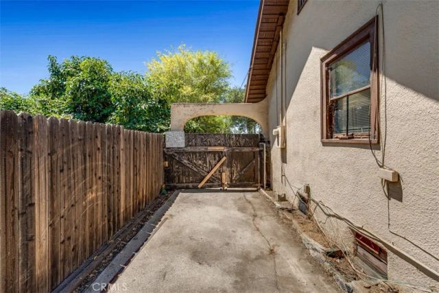 611 E Grandview, Sierra Madre, CA 91024