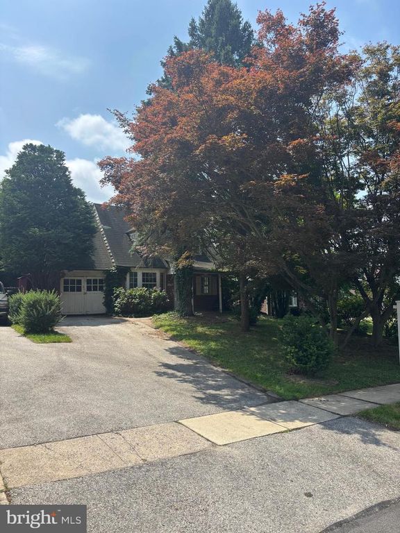 317 WALNUT HILL LN, Havertown, PA 19083