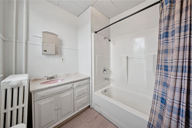 209 Depot St, Youngwood, PA 15697