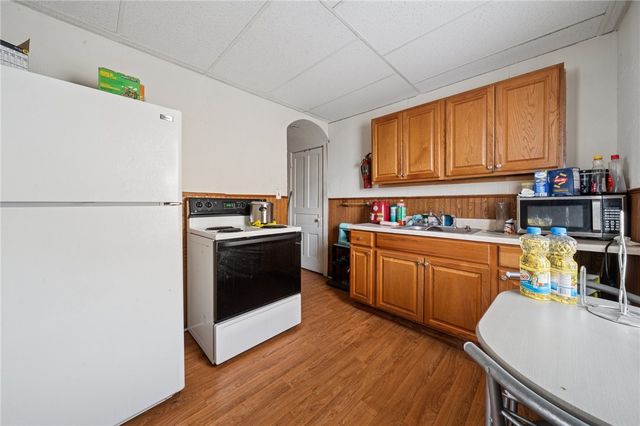 209 Depot St, Youngwood, PA 15697