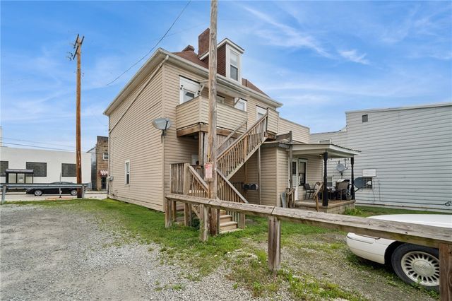 209 Depot St, Youngwood, PA 15697