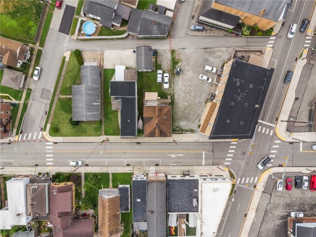 209 Depot St, Youngwood, PA 15697