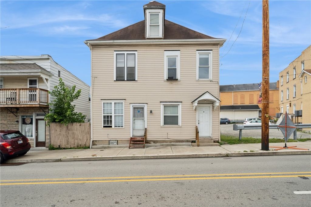 209 Depot St, Youngwood, PA 15697