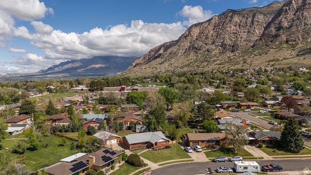 1014 PEACH DR, Ogden, UT 84404
