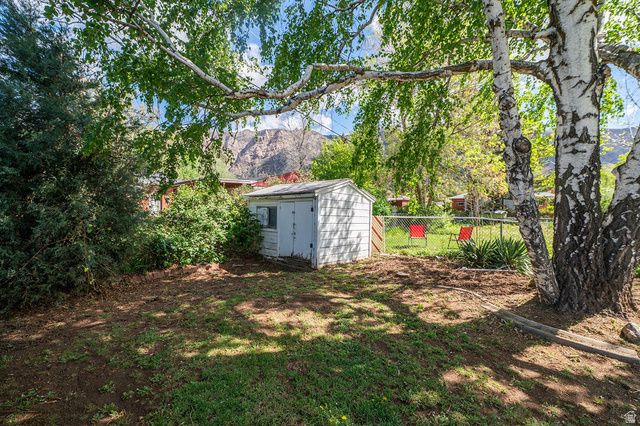 1014 PEACH DR, Ogden, UT 84404