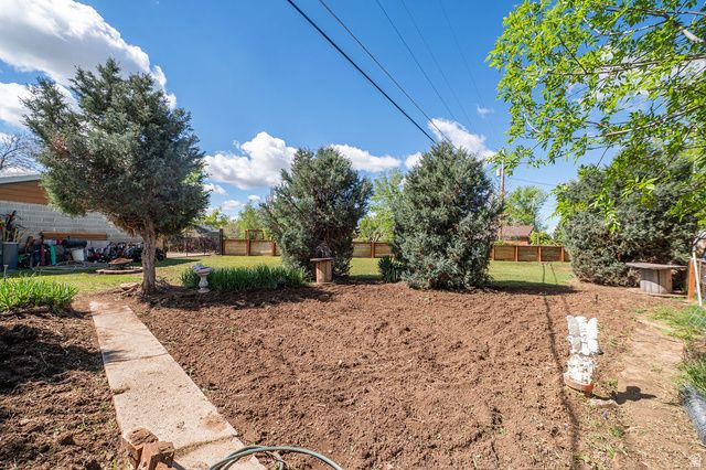 1014 PEACH DR, Ogden, UT 84404