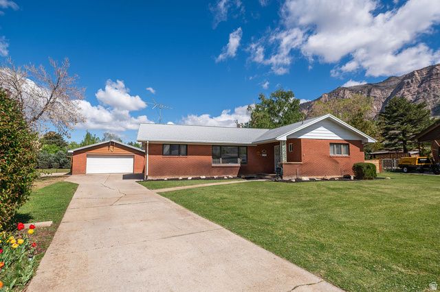 1014 PEACH DR, Ogden, UT 84404