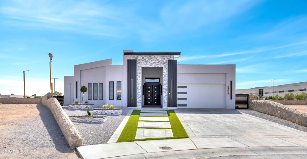 13845 CENTRO VISTA Avenue, Horizon City, TX 79928