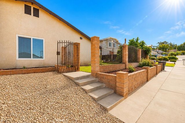 7617 Orange Street, Highland, CA 92346