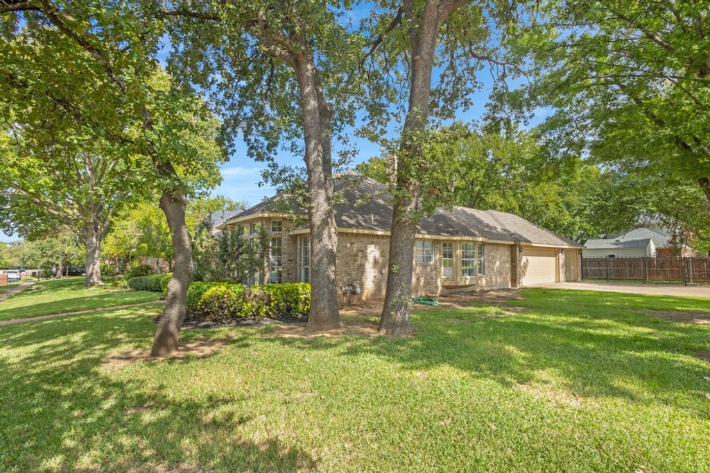 8000 Arlie Lane, North Richland Hills, TX 76182 — photo 3