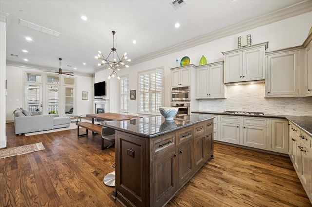 1521 Oakdale Street, Houston, TX 77004