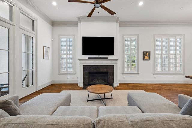 1521 Oakdale Street, Houston, TX 77004