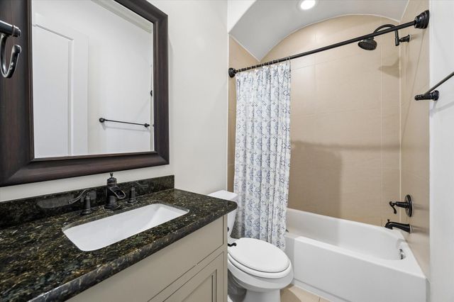 1521 Oakdale Street, Houston, TX 77004