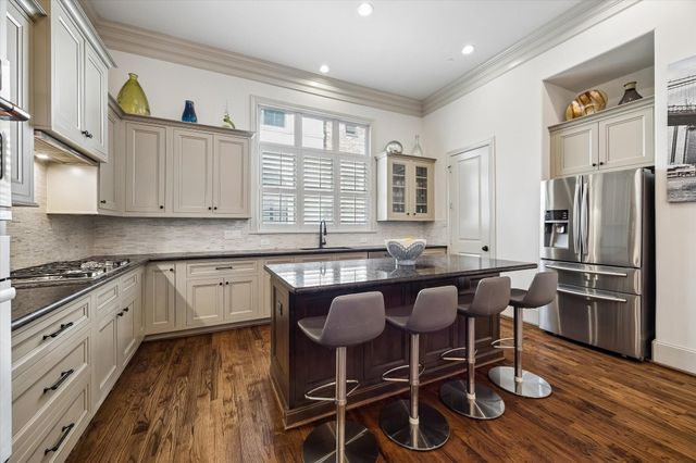 1521 Oakdale Street, Houston, TX 77004