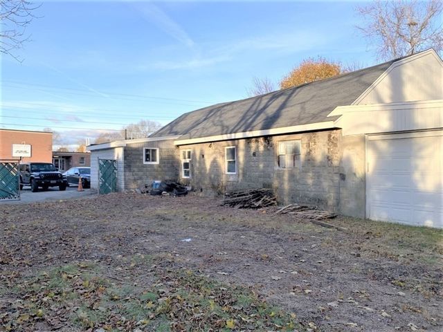 99 Spring St, Fairhaven, MA 02719