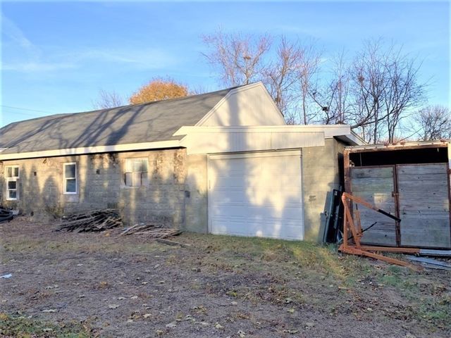 99 Spring St, Fairhaven, MA 02719