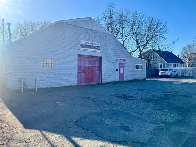 99 Spring St, Fairhaven, MA 02719