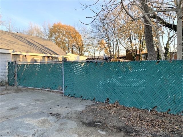 99 Spring St, Fairhaven, MA 02719