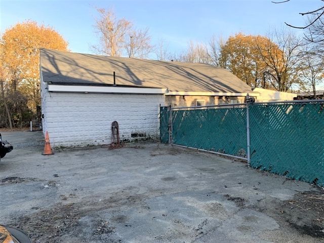 99 Spring St, Fairhaven, MA 02719