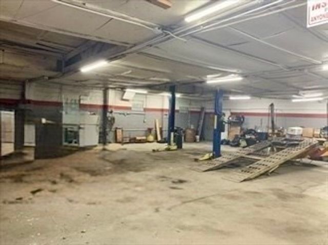 99 Spring St, Fairhaven, MA 02719