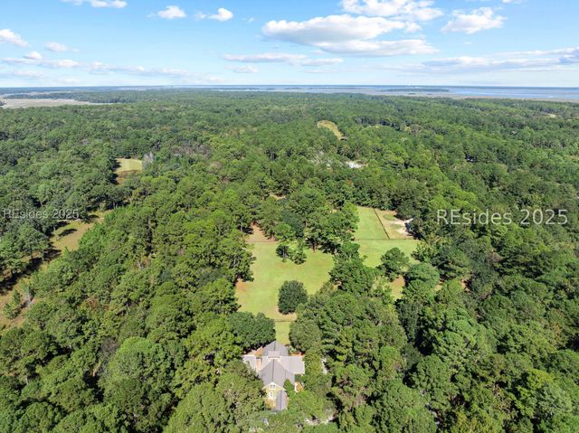 21 Straight Rd, Okatie, SC 29909