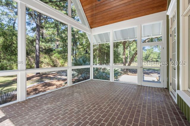 21 Straight Rd, Okatie, SC 29909