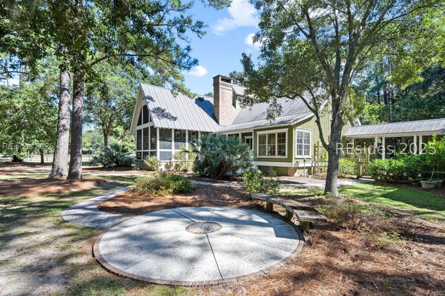 21 Straight Rd, Okatie, SC 29909