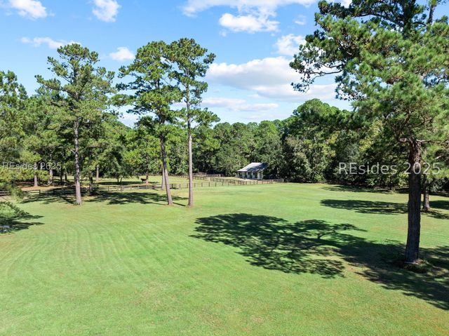 21 Straight Rd, Okatie, SC 29909