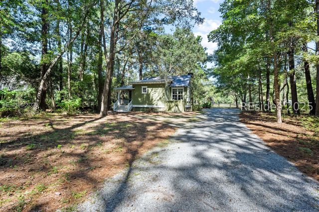 21 Straight Rd, Okatie, SC 29909