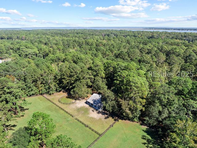 21 Straight Rd, Okatie, SC 29909