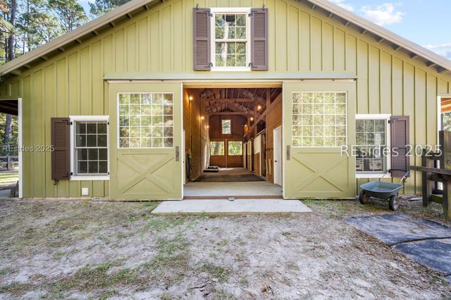 21 Straight Rd, Okatie, SC 29909