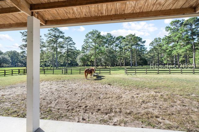 21 Straight Rd, Okatie, SC 29909