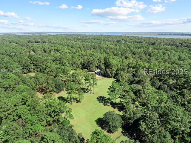 21 Straight Rd, Okatie, SC 29909