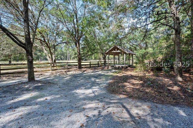 21 Straight Rd, Okatie, SC 29909