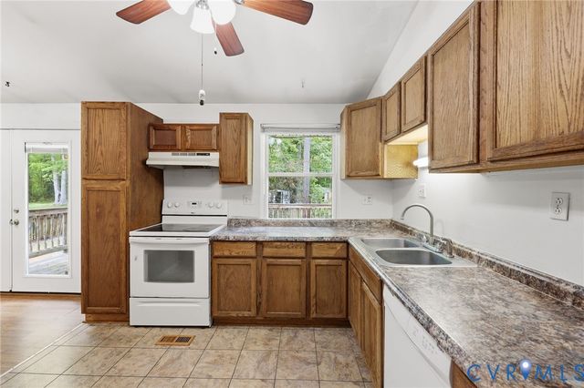 2318 Edenbrook Dr, Henrico, VA 23228