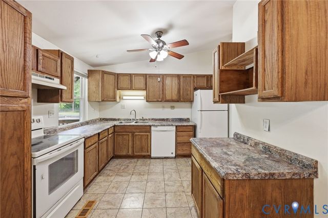 2318 Edenbrook Dr, Henrico, VA 23228