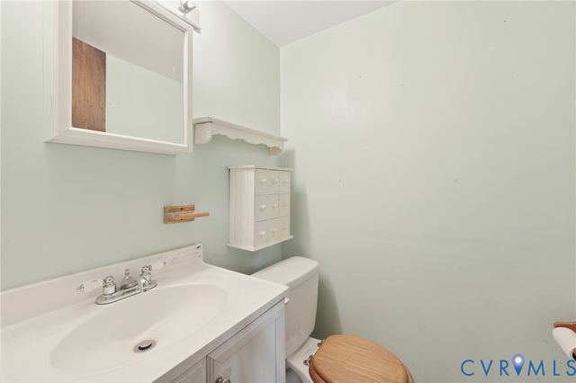 2318 Edenbrook Dr, Henrico, VA 23228