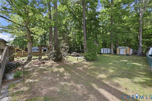 2318 Edenbrook Dr, Henrico, VA 23228