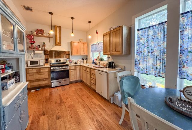 403 N Banks Street, Caldwell, TX 77836