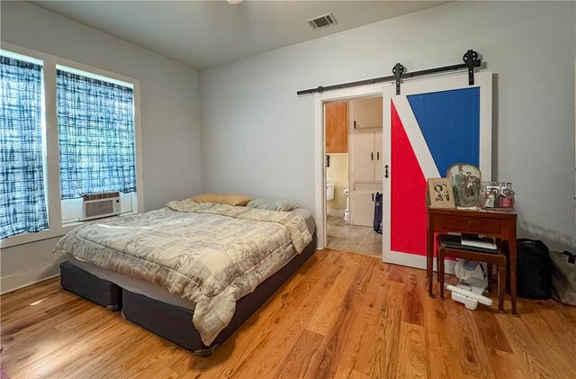 403 N Banks Street, Caldwell, TX 77836