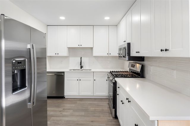 9818 Valley Meadow Place, Dallas, TX 75220