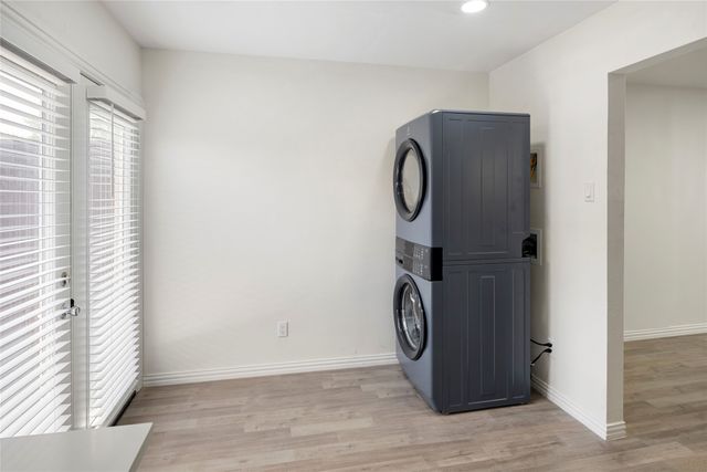 9818 Valley Meadow Place, Dallas, TX 75220