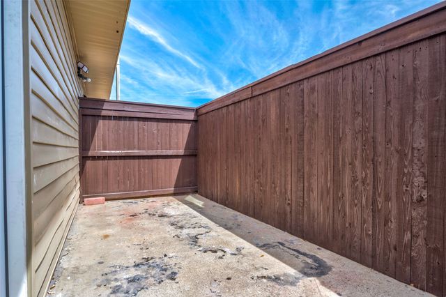 9818 Valley Meadow Place, Dallas, TX 75220