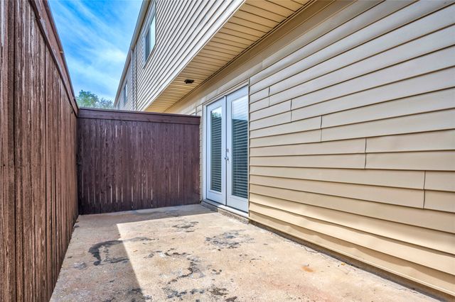 9818 Valley Meadow Place, Dallas, TX 75220