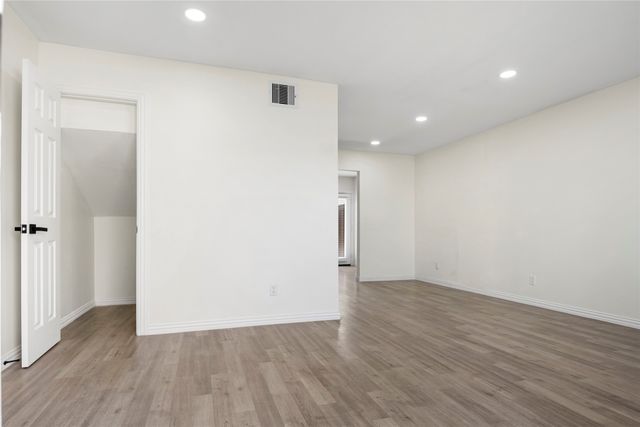 9818 Valley Meadow Place, Dallas, TX 75220
