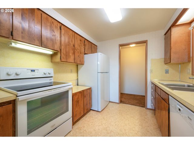 3392 ONYX Pl, Eugene, OR 97405